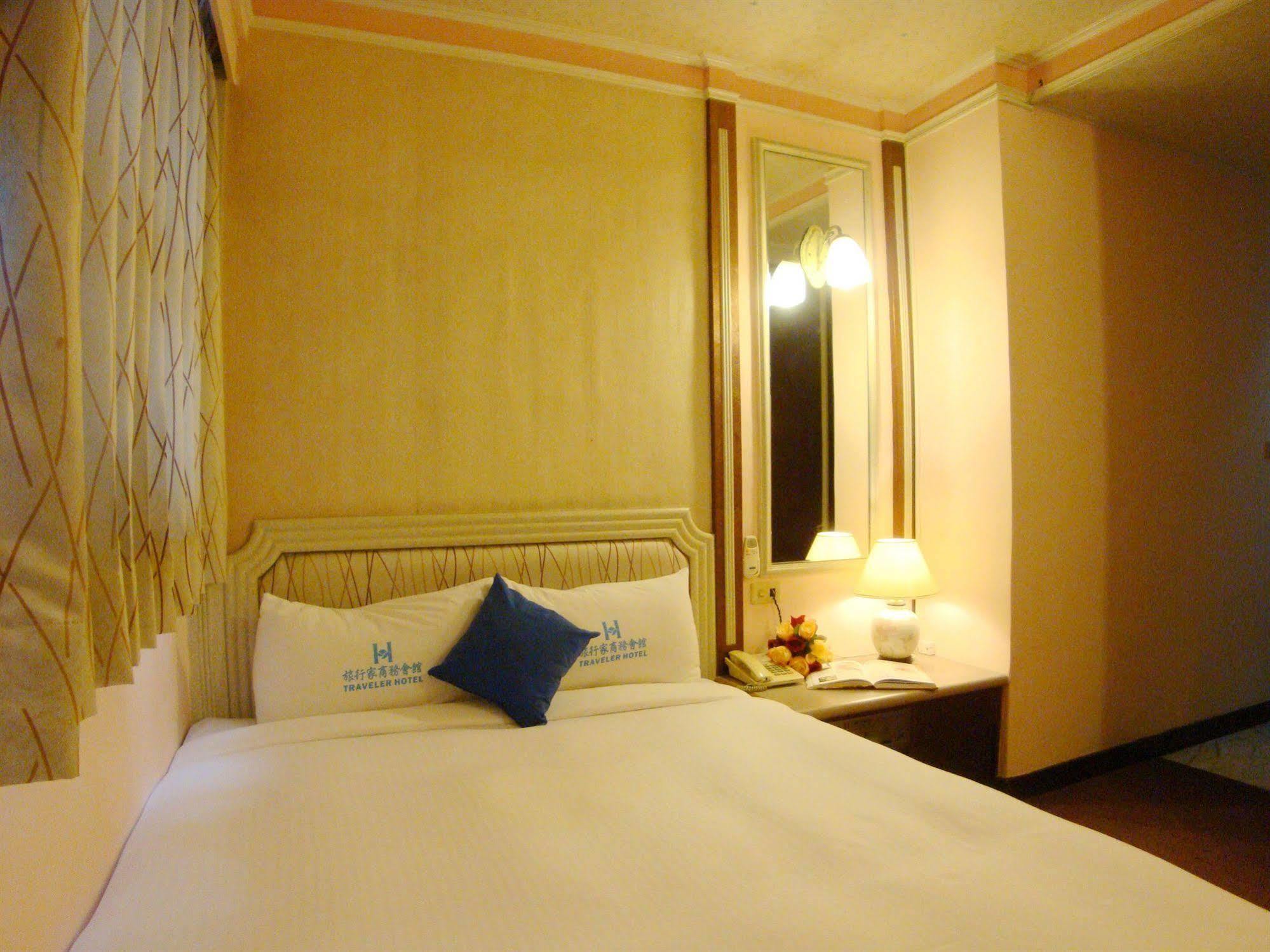 Traveler Hotel T'ai-tung Extérieur photo